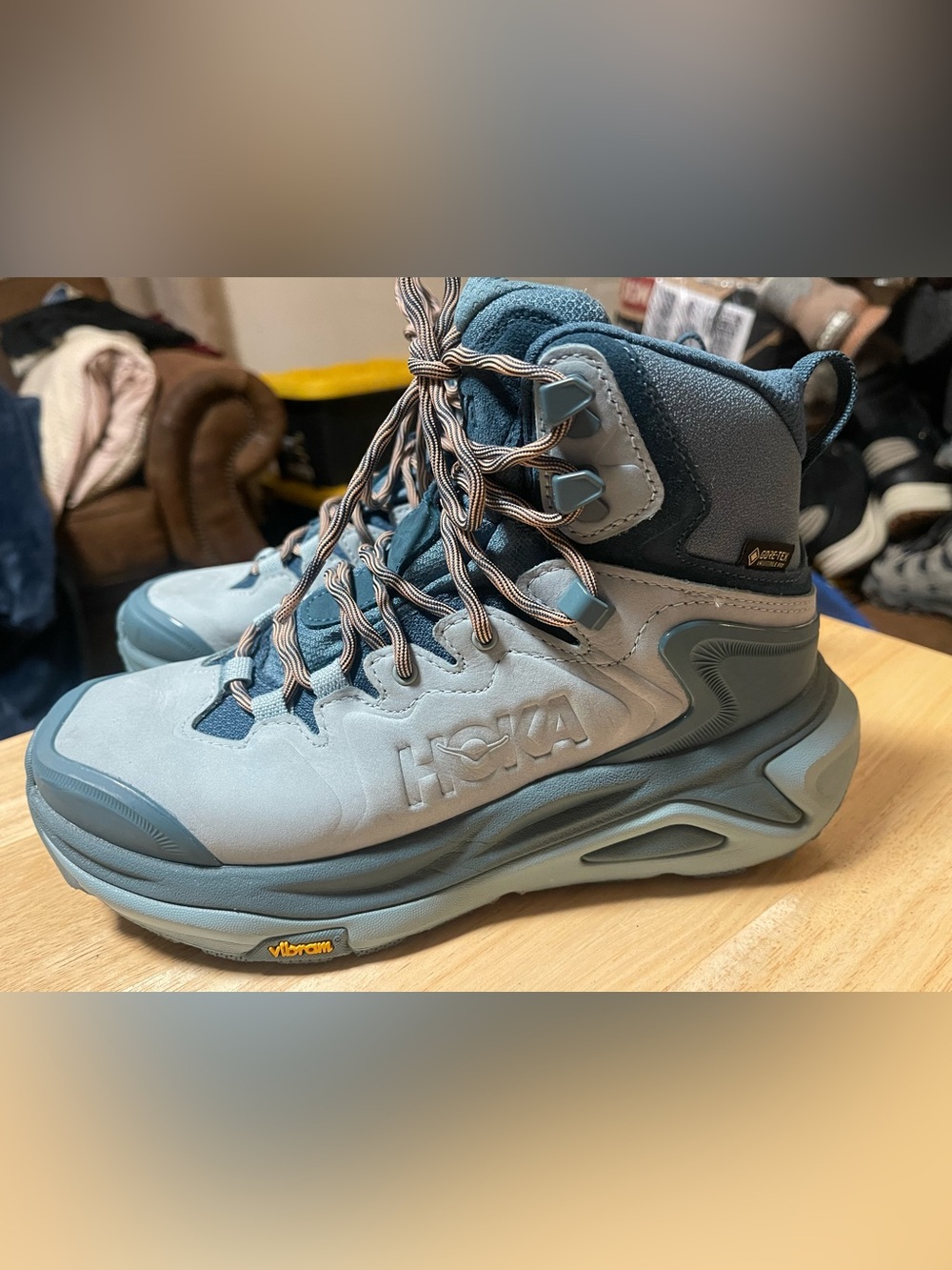 HOKA ONE ONE Kaha 3 GTX woman’s Hiking Boots US 7B Gray/Blue 1162531